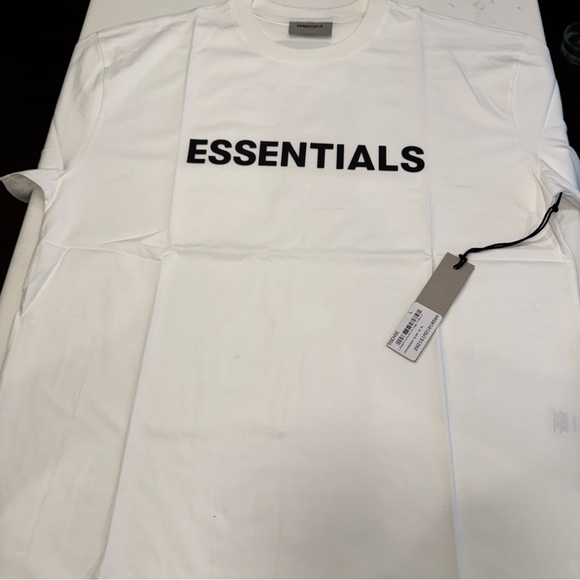 Essentials Fear Of God Unisex White Tee Shirt Black Front Logo Size S NWT - Picture 4 of 10